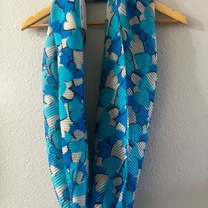 Women's Infinity Scarf Heart Pattern: Blue, Turquoise, and Cream